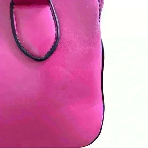 Hot Pink Women’s Purse Tote Bag Handles Strap New with Tags Medium - Picture 4 of 16
